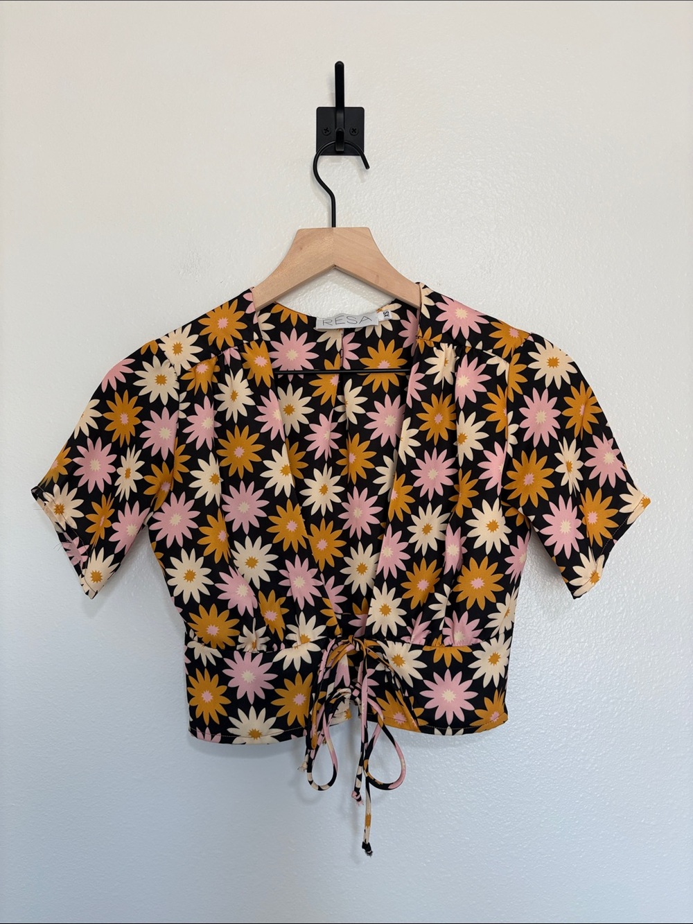 RESA Retro Hippie Floral Open Plunge Tie Front Crop Satin Shirt Black XS